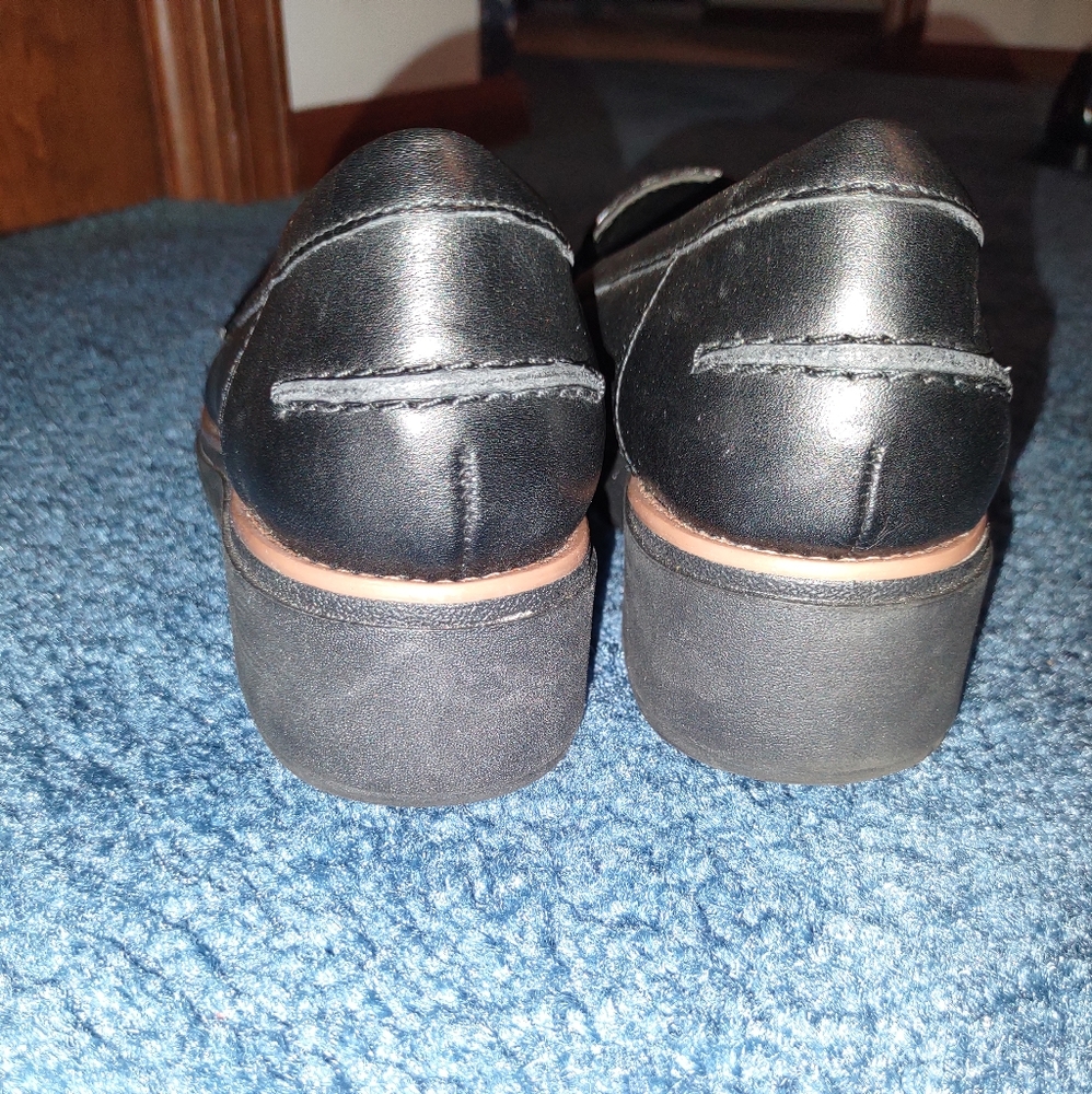 Beautiful  Collection Clark Shoes - Picture 2 of 6
